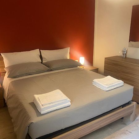 Appartamento Anna - Comfort E Stile In Centro Storico Имола Экстерьер фото