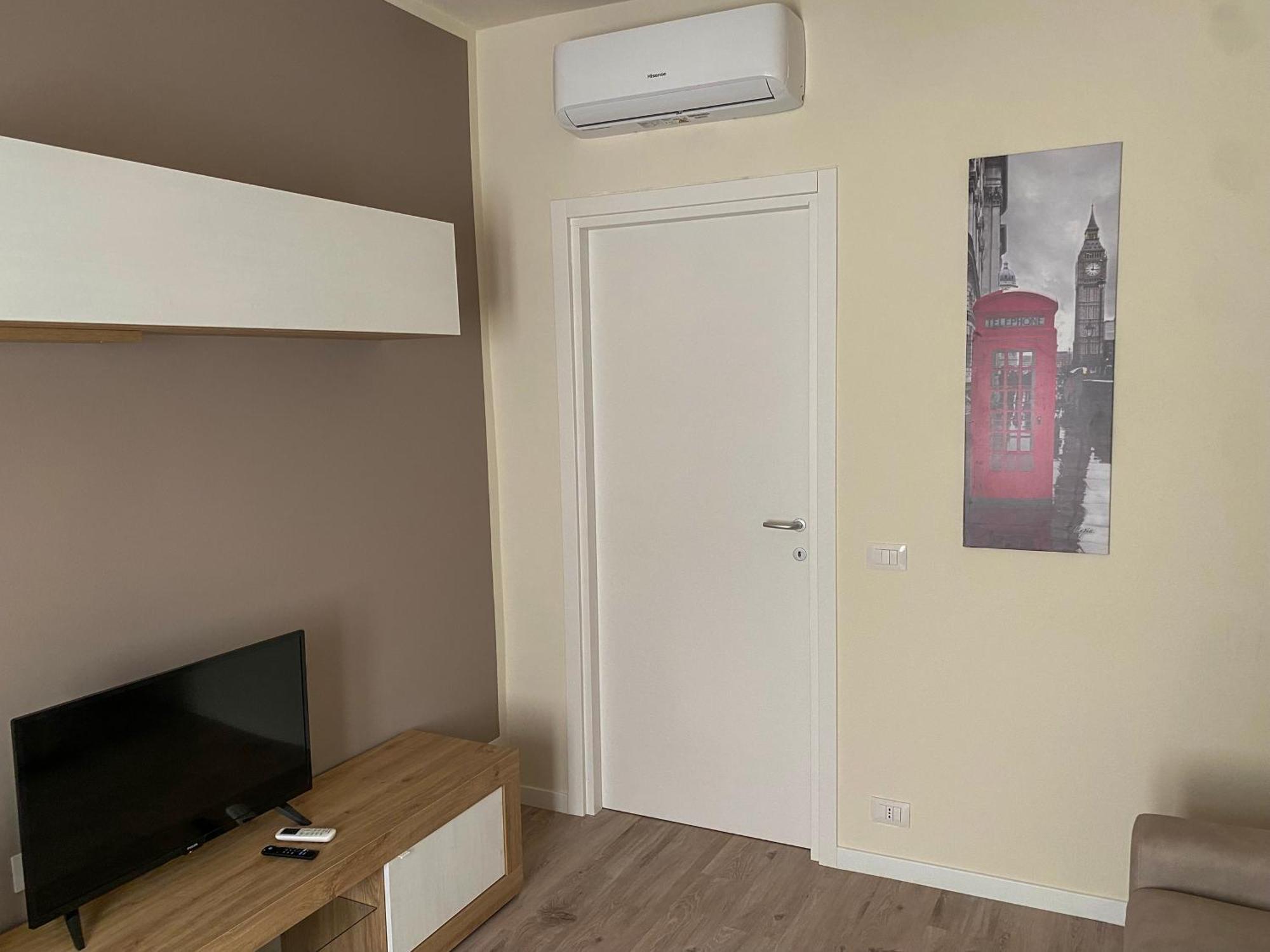 Appartamento Anna - Comfort E Stile In Centro Storico Имола Экстерьер фото